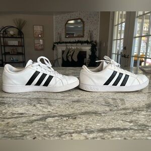 Women’s Adidas Sneakers size 8